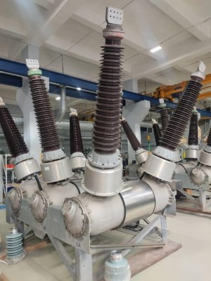 Выключатель элегазовый ВЭБ-110II-40/2500УХЛ1